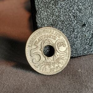 1921 small France 5 Centimes